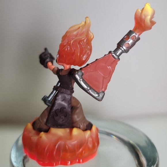 Skylanders trap team Torch - Picture 2 of 3